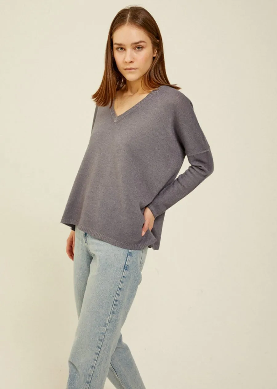 BASE MILANO - DROP SHOULDER V NECK WOOL SWEATER