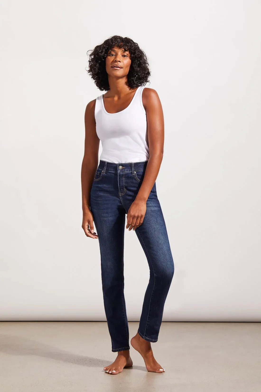 CURVY FIT STRAIGHT LEG DARK WASH JEAN