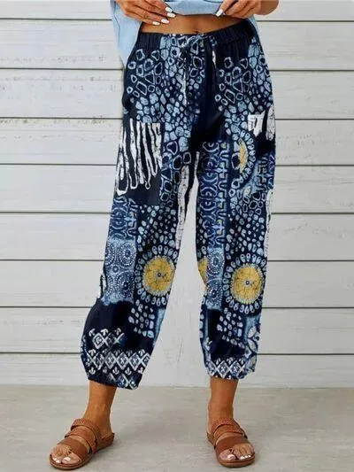 Effortlessly Stylish: Printed Tied Cropped Pants for Casual Occasions