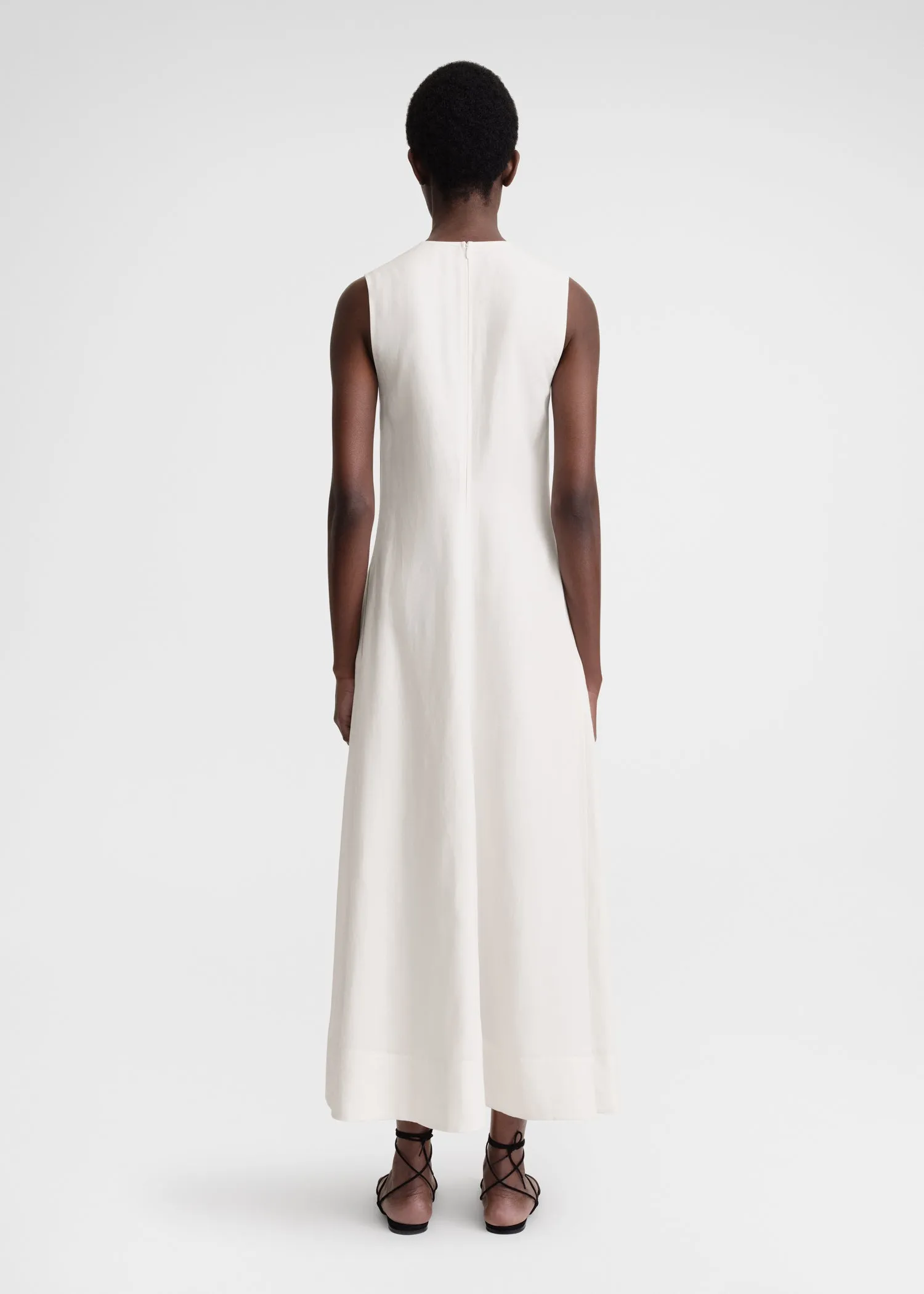 Fluid V-neck dress off white