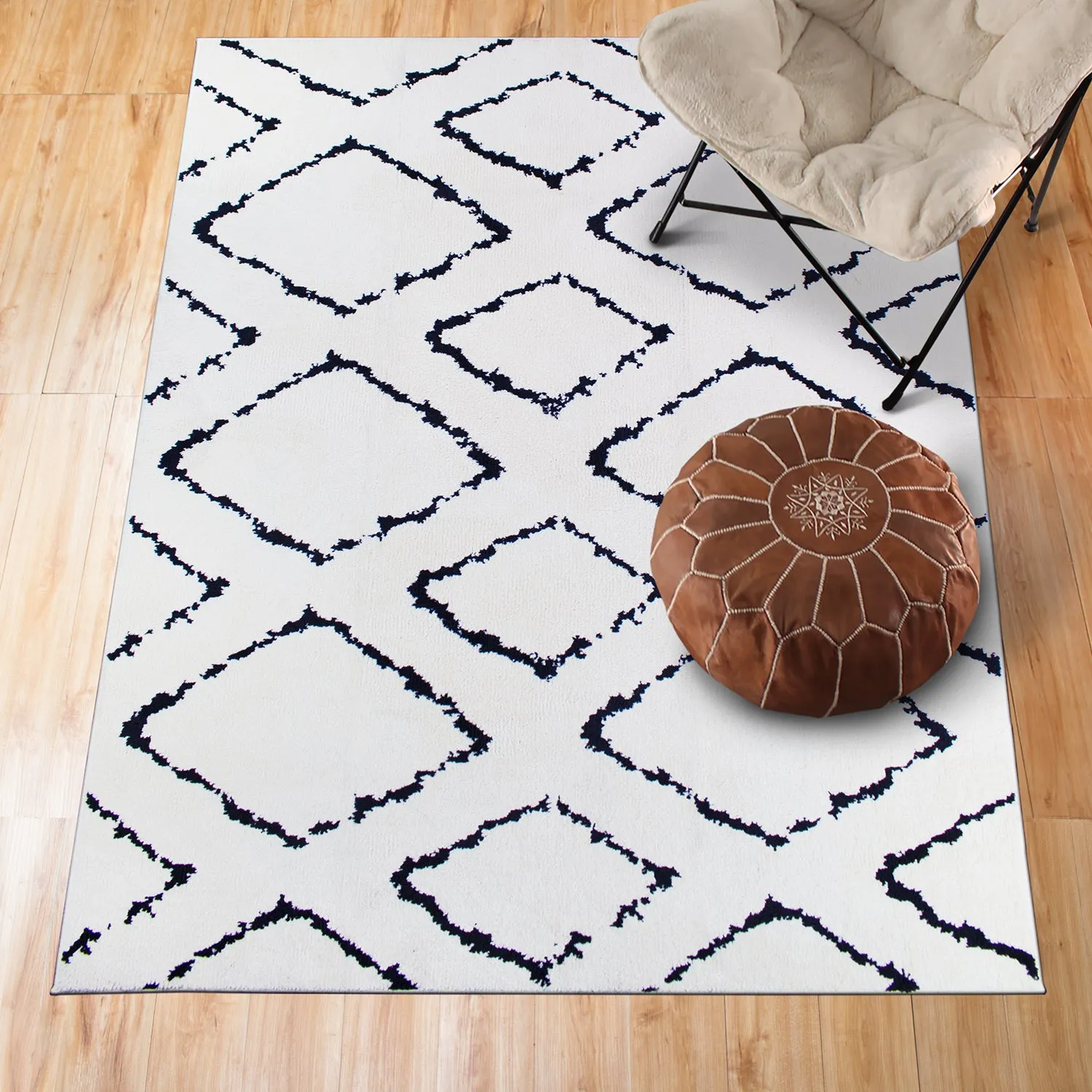 Moroccan Diamond Pile Shag Accent Rug 5' x 7' - White