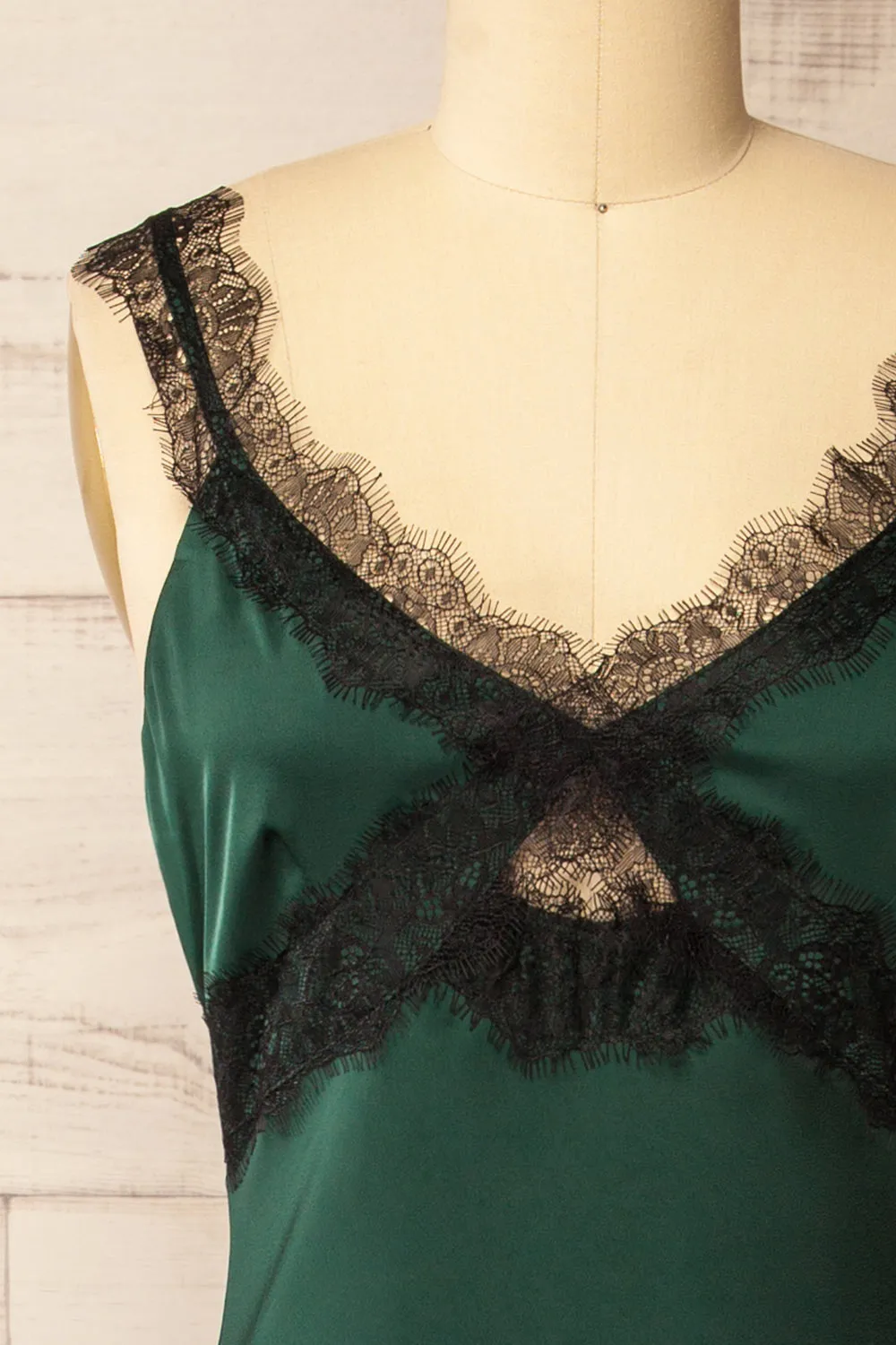 Valencienne | Green Satin Dress w/ Black Lace